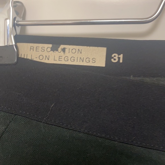 2/$10- GAP- High Resolution Pull On Leggings - Picture 4 of 10